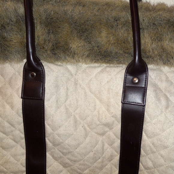 Faux Fur Quilted Shoulder/Oversized Bag - Picture 4 of 7